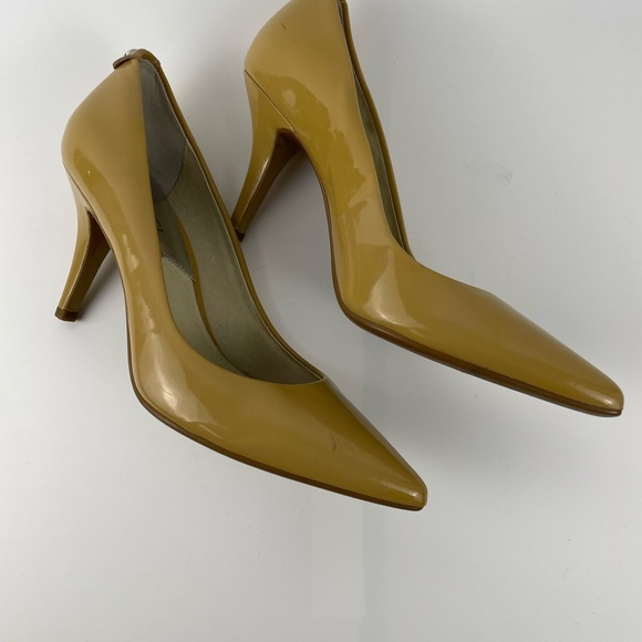 MICHAEL Michael Kors Patent Leather Pointed Toe Heel Pumps 6 Mustard - Picture 2 of 16